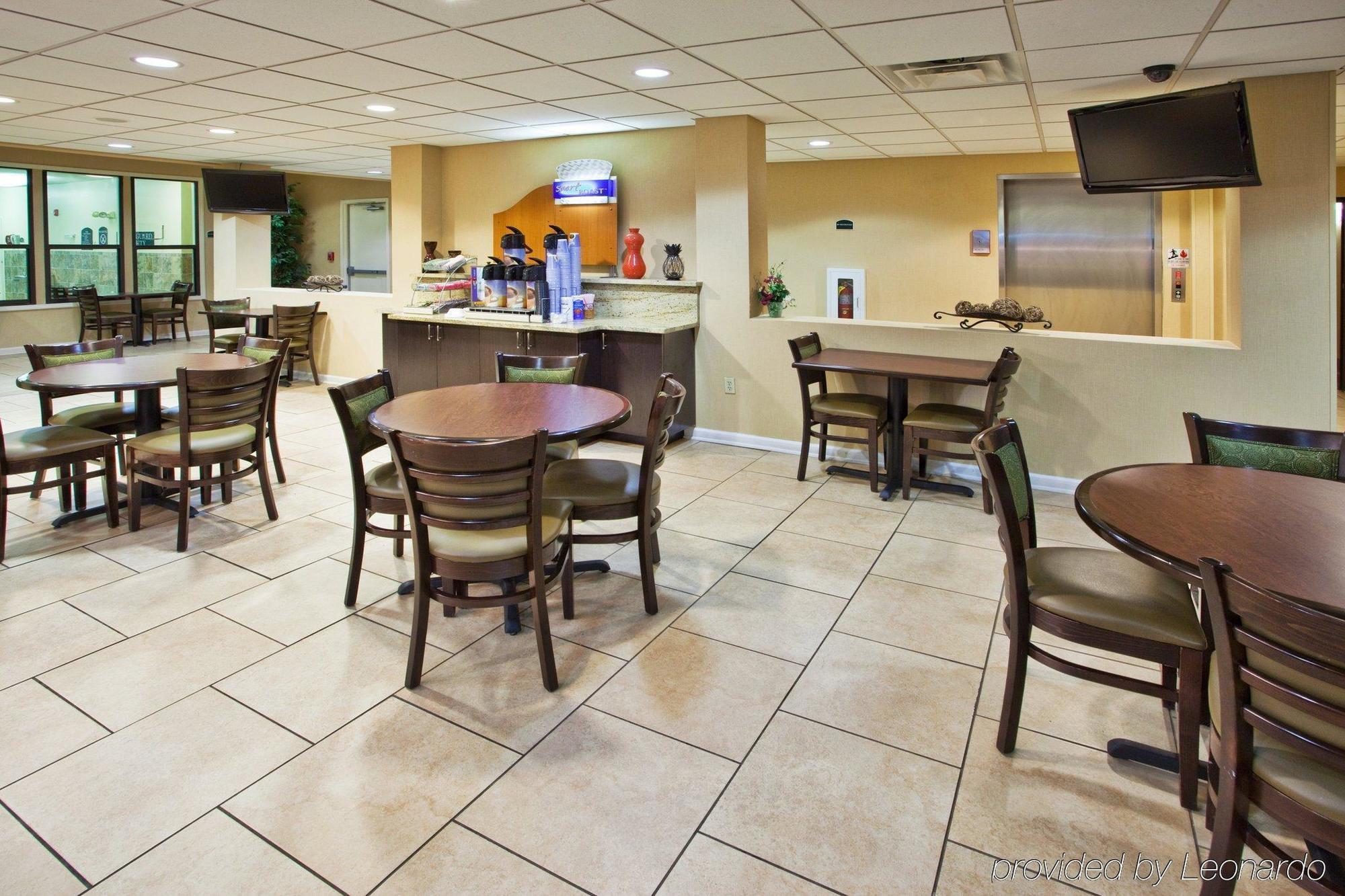 Comfort & Inn Suites Canton Nhà hàng bức ảnh